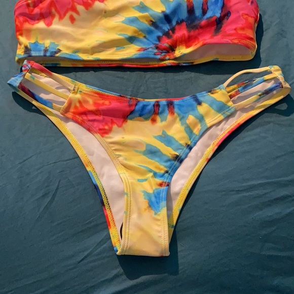 Tye dye halter bikini swimsuit - Picture 5 of 7
